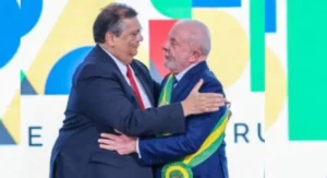 Flávio Dino tenta ofuscar o brilho de Lula e quebra a primeira “Lei do Poder”…