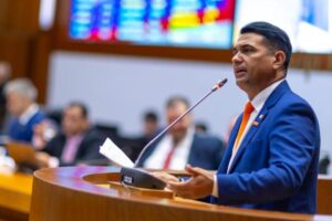 “Com meu voto contrário”, diz Wellington ao se posicionar contra a criação de mais uma secretaria de governo