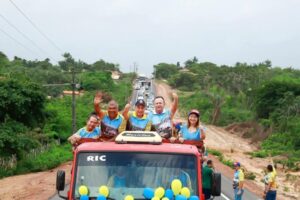 Iracema Vale prestigia inauguração de estrada que conecta Guimarães à Praia de Araoca