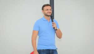 Por R$ 9,5 milhões, Prefeito de Santa Inês contrata empresa sediada em apartamento de São Paulo