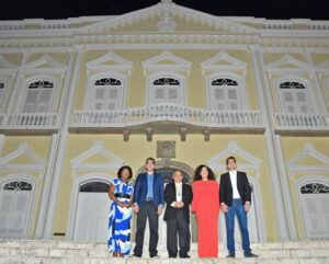 Fernando Braide participa de procissão no encerramento do Círio de Nazaré, no Cohatrac