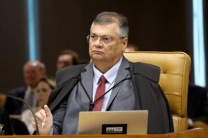 AGU aciona plataformas para remover imagens que ligam Dino aos irmãos Brazão