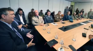 Com nomeações bisonhas e arroubo autoritário, Flávio Dino vai criando imagem ruim em Brasília