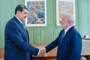 A amizade…!!! “Quem se assustou, que tome um chá de camomila”, diz Maduro sobre Lula