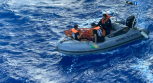 Pescador é resgatado após sofrer AVC Transitório, em alto mar