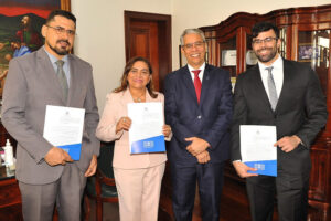 Presidente do TJMA empossa juízes em São Luís, Santa Helena e Cedral