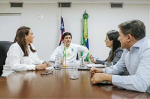 Imagens do dia: Fufuca de volta ao batente…