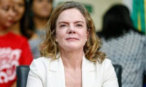 Presidente nacional do PT critica ato convocado por Bolsonaro
