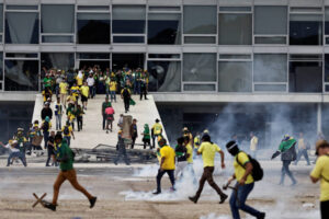 Genial/Quaest: Um ano depois, 89% condenam invasão e vandalismo de 8 de janeiro
