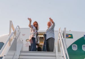 Maioria dos brasileiros reprova viagens de Lula, diz pesquisa