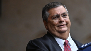 Dino reclama de indiciamento na CPMI do 8/1