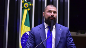 Deputados apresentam projeto para derrubar decreto de armas de Lula