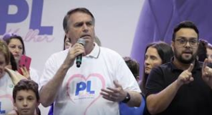 Bolsonaro ataca Dino: ‘Única baleia que não gosta de mim’