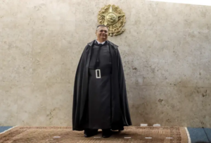 Dino estreia no STF julgando sobras eleitorais, poder do MP e mais; veja