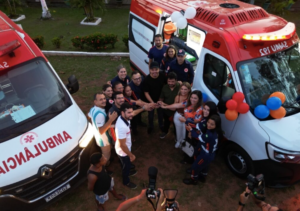 Luciano Genésio celebra conquistas com feirantes de Pinheiro