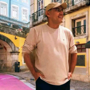 Conscientização: jornalista e escritor Rozalvo Jr. descobre ser autista aos 52