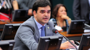 Rubens sobre gastos com publicidade: ‘Quem trabalha mais, divulga mais’