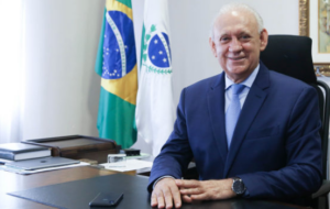 Juíza censura veículos que denunciaram corrupção do presidente da Assembleia do PR