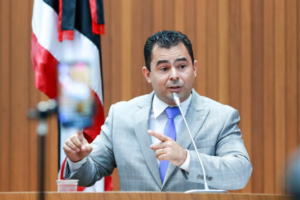 Deputado diz que cidade suspeita de fraudar matrículas é “modelo”