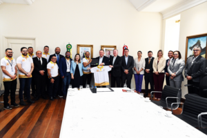 Com Froz Sobrinho, Brandão sanciona reajuste de 10% a servidores do Judiciário