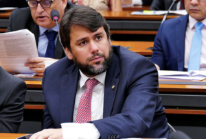 Pedro Lucas cobra da ANAC melhorias no aeroporto de São Luís