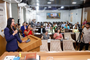 Daniella recebe Título de Cidadã Ludovicense na Câmara Municipal