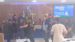 VÍDEO! Prefeito de Grajaú envolve-se em confusão com vereador