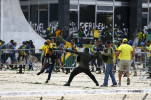 Porto Alegre transforma 8 de janeiro em ‘Dia do Patriota’; Dino ataca