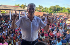 João dos Plásticos lidera pesquisa para prefeito de Timbiras