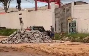 Furto de bloquetes de obra da Prefeitura de ITZ é denunciado à polícia