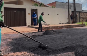 Gestão Luciano intensifica recuperação de vias em Pinheiro