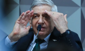 General Heleno é intimado a depor em investigação sobre Abin