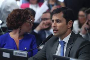 Nunes Marques arquiva queixa-crime de Duarte Cintra Carla Zambelli