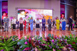 Mulheres de todo o país debatem fortalecimento da presença feminina nos espaços de poder