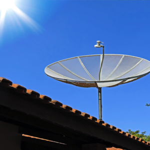 Parabólica tradicional vai deixar de funcionar; o que fazer para não ficar sem sinal de TV