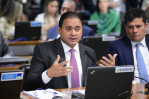 Weverton defende taxação de compras de até 50 dólares