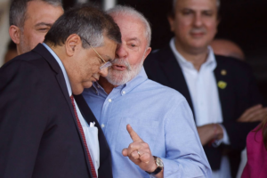 Ala do Planalto não quer Dino no STF, diz jornal