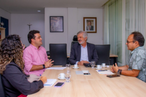 Leandro Bello comemora confirmação do curso de Direito no campus da UEMA em Timon