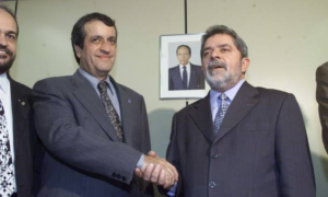 PL pode fechar com Lula e forçar saída de Bolsonaro