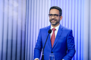 Paulo Dantas, governador de Alagoas, retorna ao cargo por determinação do STF