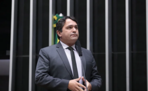 Júnior Lourenço deve ser expulso do PL na próxima semana