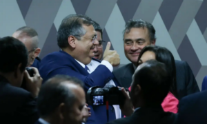 Dino sobre aprovação para o STF: ‘Feliz e honrado’