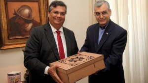 Em 2017, Dino recebeu embaixador do Irã, mas evitou agenda com israelense