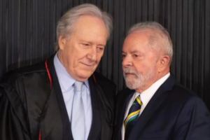 Lula escolhe Lewandowski para substituir Dino