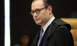 Zanin pede informação sobre aumento de 300% em salário de Zema