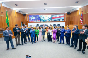Deputados celebram retorno de Aluizio Santos à AL após tratamento