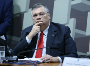 Com Dino cotado para o STF, PT já mira Ministério da Justiça