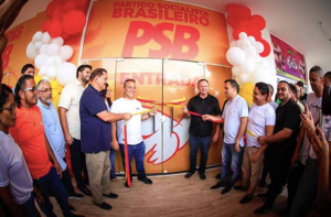Ao lado de Fred Campos, Brandão inaugura PSB em Paço do Lumiar