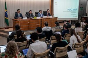 Projeto da LDO prevê déficit zero para 2025 e salário-mínimo de R$ 1.502