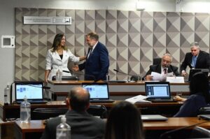 Pessoa em situação de rua terá prioridade na emissão de documentos, aprova CDH o PL de autoria da senadora Ana Paula